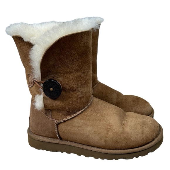UGG Bailey Button Tan Leather Sheepskin Ankle Bootie Boots Size 5 - Picture 1 of 10